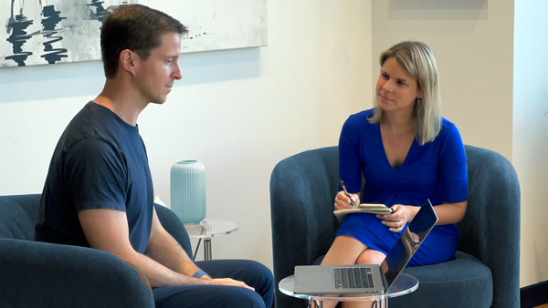 Therapist and client sitting in therapy room doing EMDR therapy